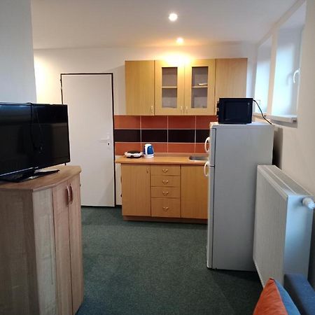 Apartman Obecni Hostinec Provodov (Hradec Kralove) Kültér fotó