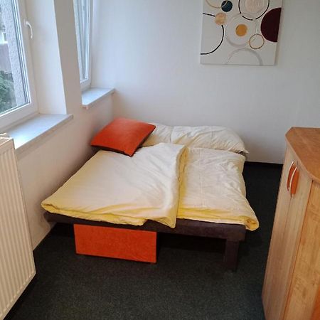 Apartman Obecni Hostinec Provodov (Hradec Kralove) Kültér fotó