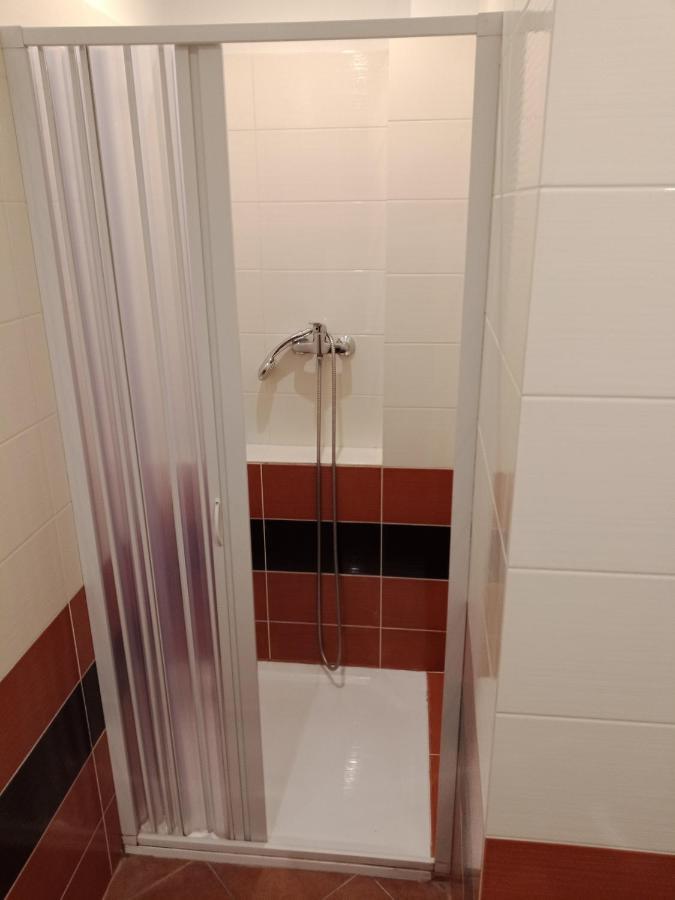 Apartman Obecni Hostinec Provodov (Hradec Kralove) Kültér fotó