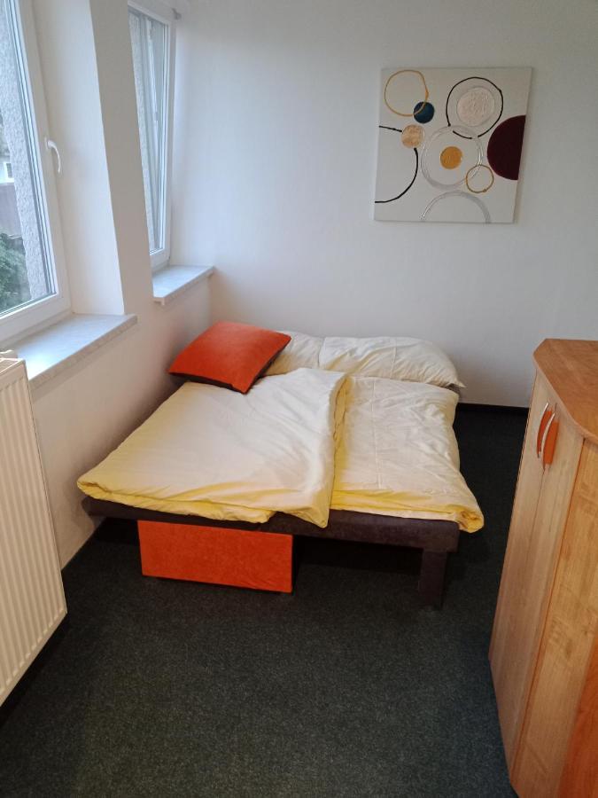 Apartman Obecni Hostinec Provodov (Hradec Kralove) Kültér fotó