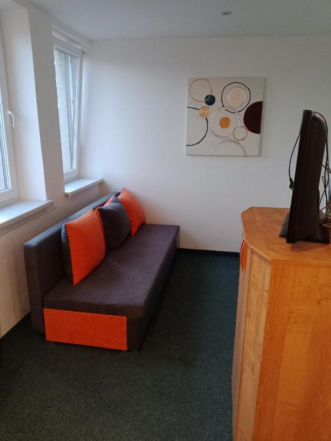 Apartman Obecni Hostinec Provodov (Hradec Kralove) Kültér fotó